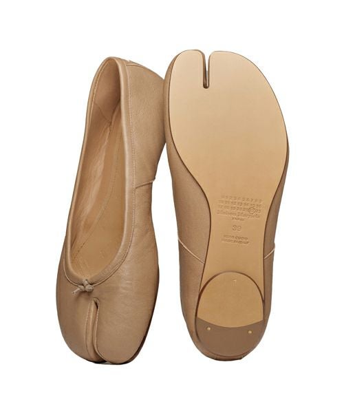 Maison Margiela＞「タビ」バレリーナ(NUDE/23AW) | MAKES ONLINE STORE
