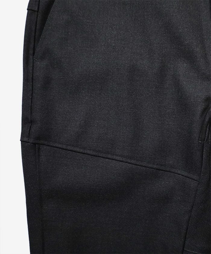 【美品】山内 ウールダブルクロス・⽴体切替パンツ 山内＞ウールダブルクロス・立体切替パンツ | MAKES ONLINE STORE