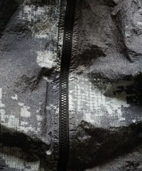 ＜STONE ISLAND＞DISSOLVING GRID CAMO JACKET (8015661E1) 【2024SS】