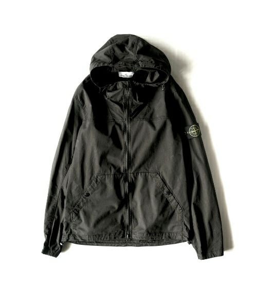 ＜STONE ISLAND＞SUPIMA® COTTON TWILL STRETCH-TC GARMENT DYED (811510110) 【2024AW】