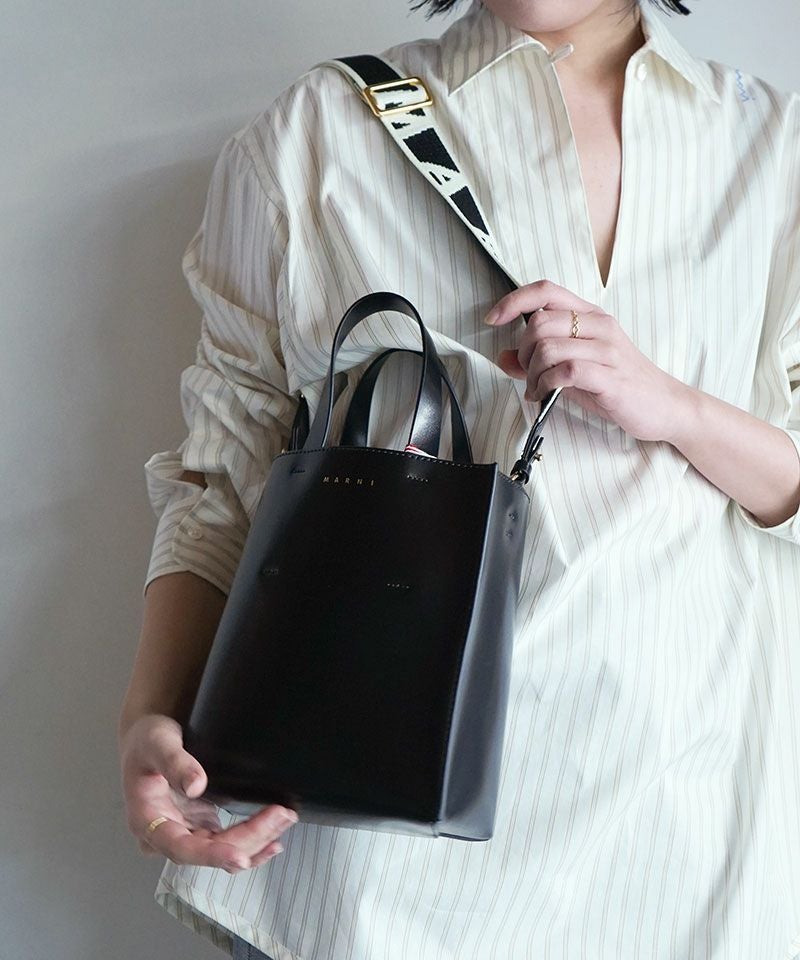 MARNI レザーバック Marni ロゴストラップ レザーバッグ | グレー | FARFETCH JP