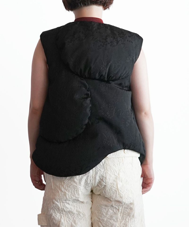 Mame Kurogouchi＞Floral Jacquard Rounded Down Vest | MAKES ONLINE