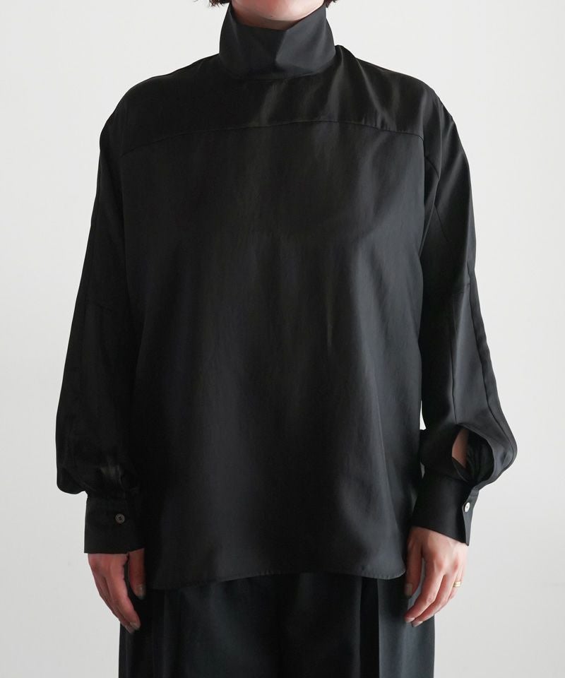  ＜CINOH＞SATIN HIGH NECK BLOUSE
