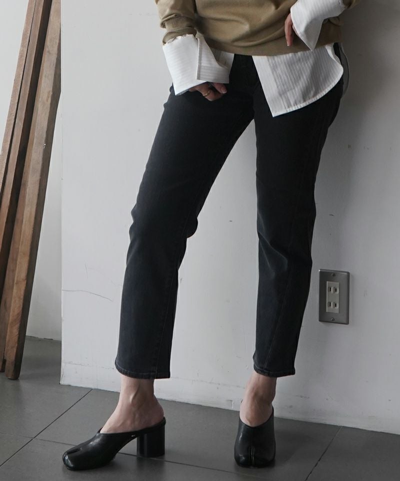 TOTEME テクスチャード トップ 値下げ可能 TOTEME/トーテム】Belted suede toteのコーディネートスナップ（MAE