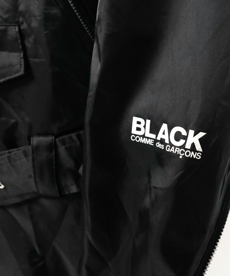 BLACK COMME des GARCONS＞エステルツイル薄 製品洗いコート (1Q-C001