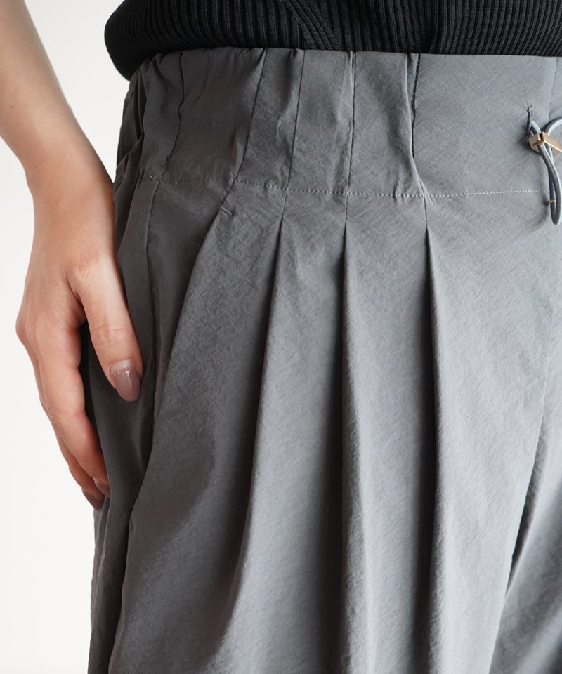 Mame Kurogouchi＞Stretch Drawcord Trousers | MAKES ONLINE STORE