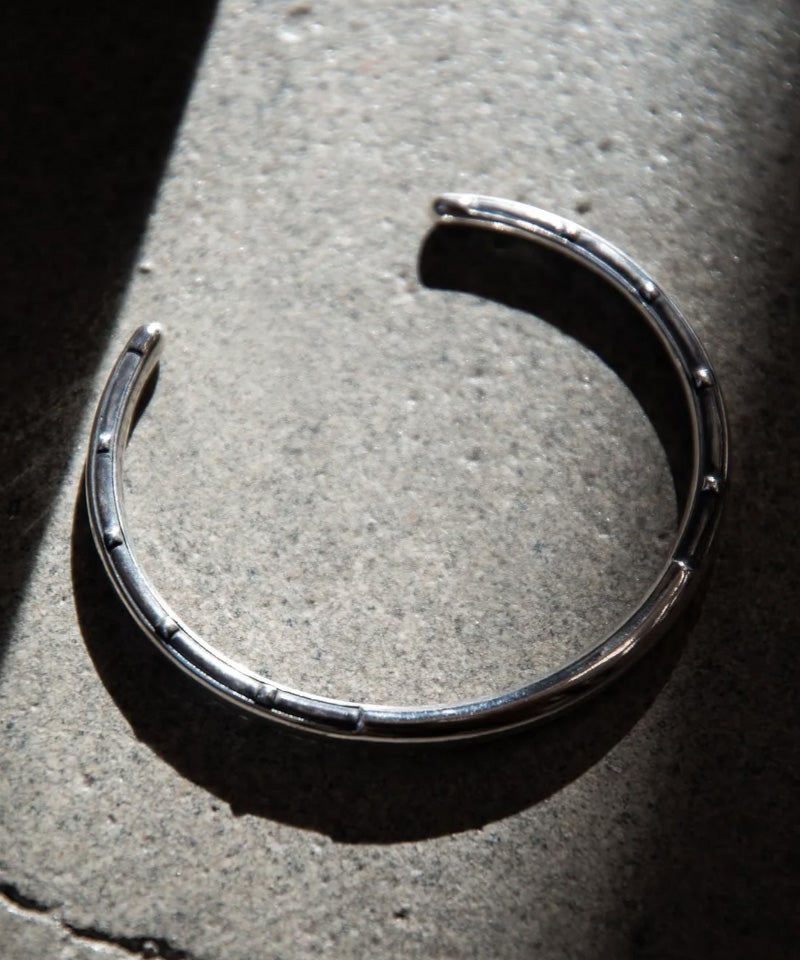 ＜The Letters＞HORSESHOE BANGLE