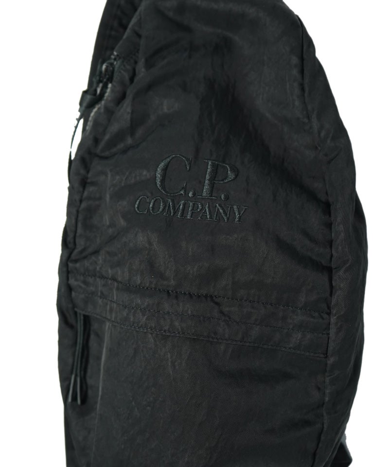 C.P. COMPANY＞NYLON B CROSSBODY BAG | MAKES ONLINE STORE