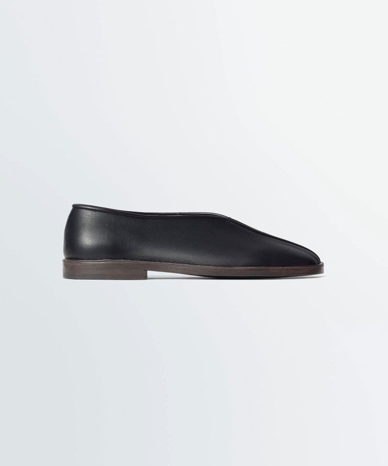 ＜LEMAIRE＞FLAT PIPED SLIPPERS (FO0290LL0023)
