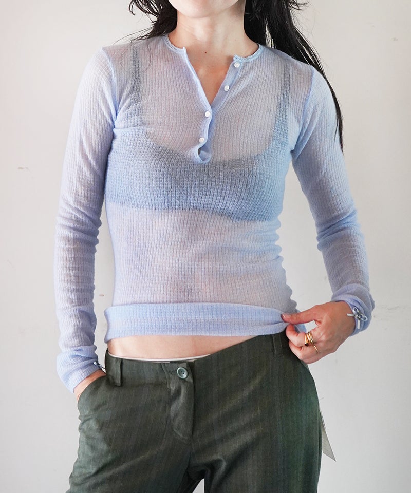 FUMIKA＿UCHIDA＞Gauze Waffle Henleyneck Sweater | MAKES ONLINE STORE